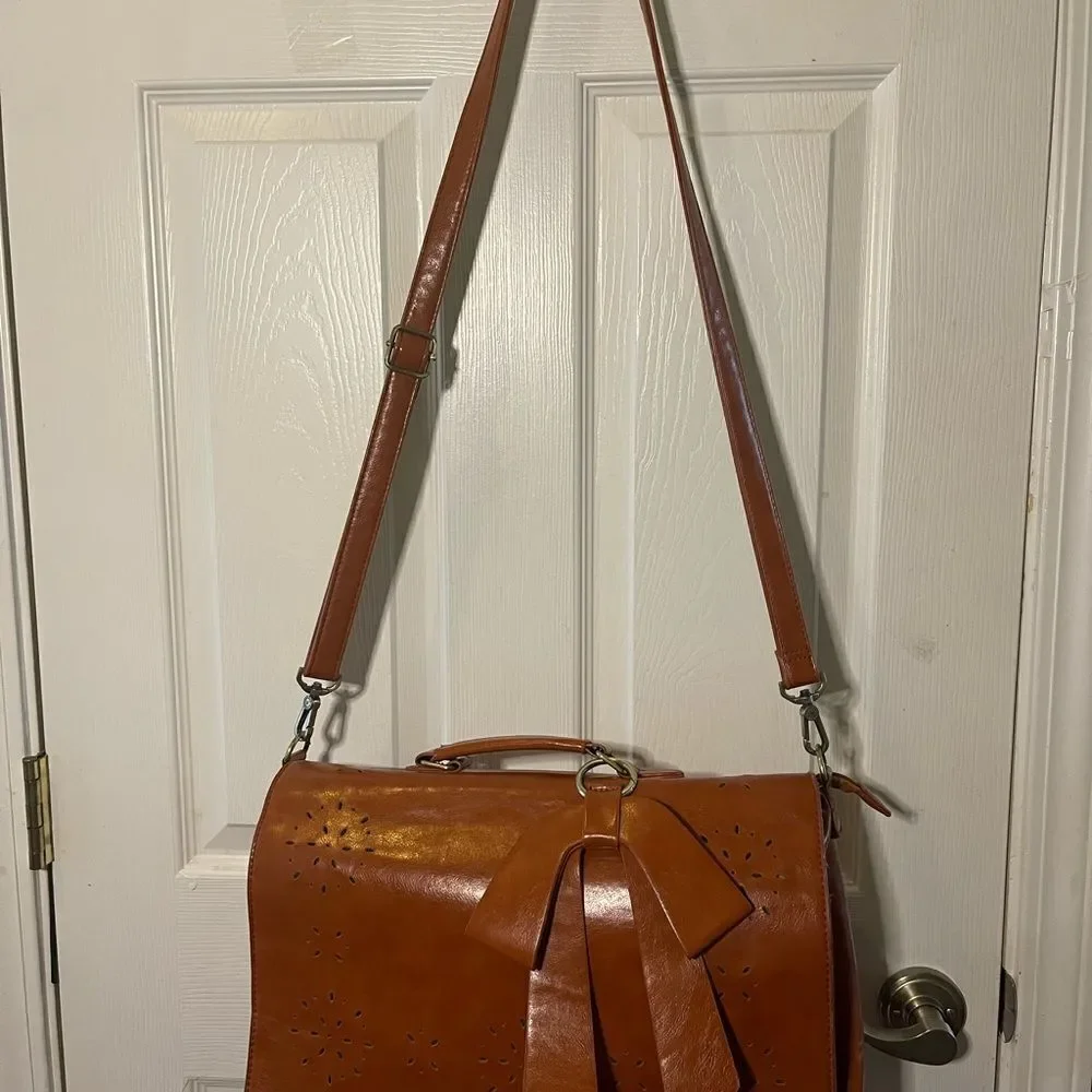 Ecosusi Synthetic leather tan Laptop  Large Briefcase Bow & Eyelet accents